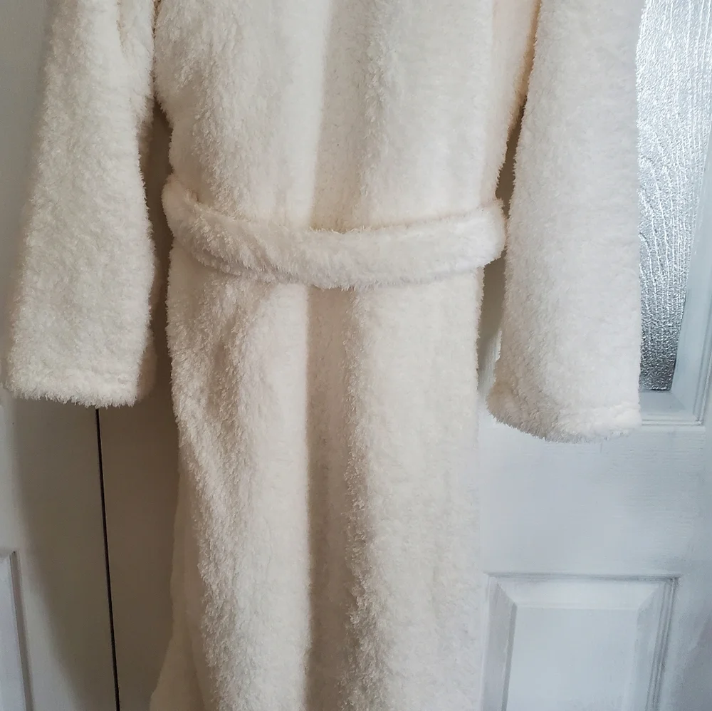 New White FLUFFY ROBE,ONE SIZE - Picture 3 of 10